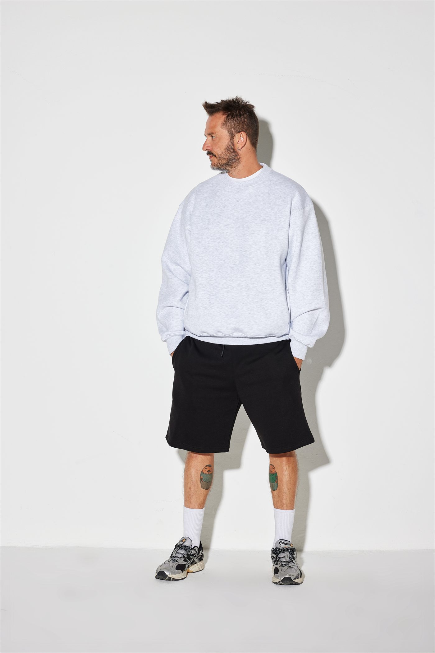 Pantaloncini Sassolini a figura intera — shooting ufficiale