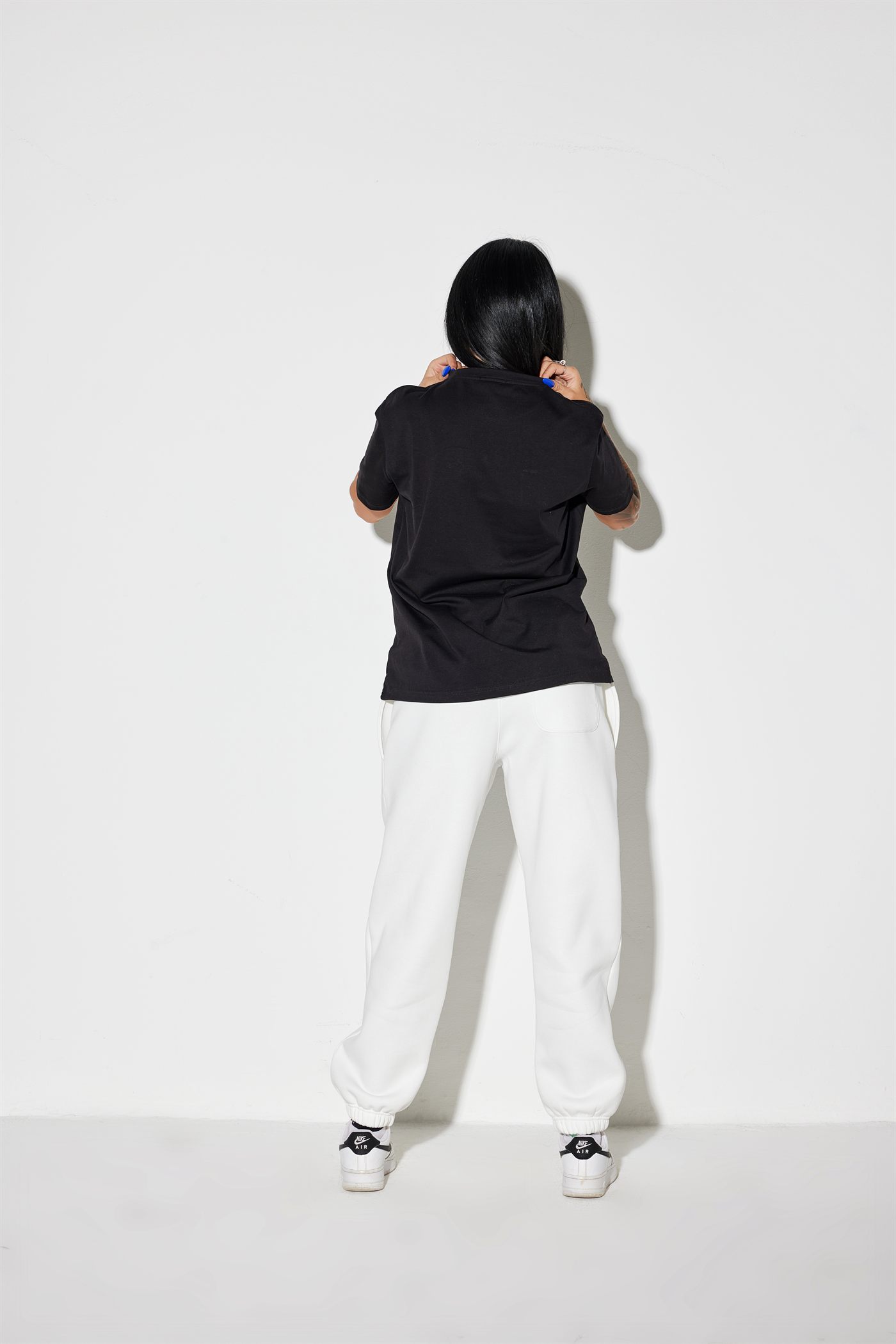 Pantaloni lunghi Sassolini a figura intera — shooting ufficiale